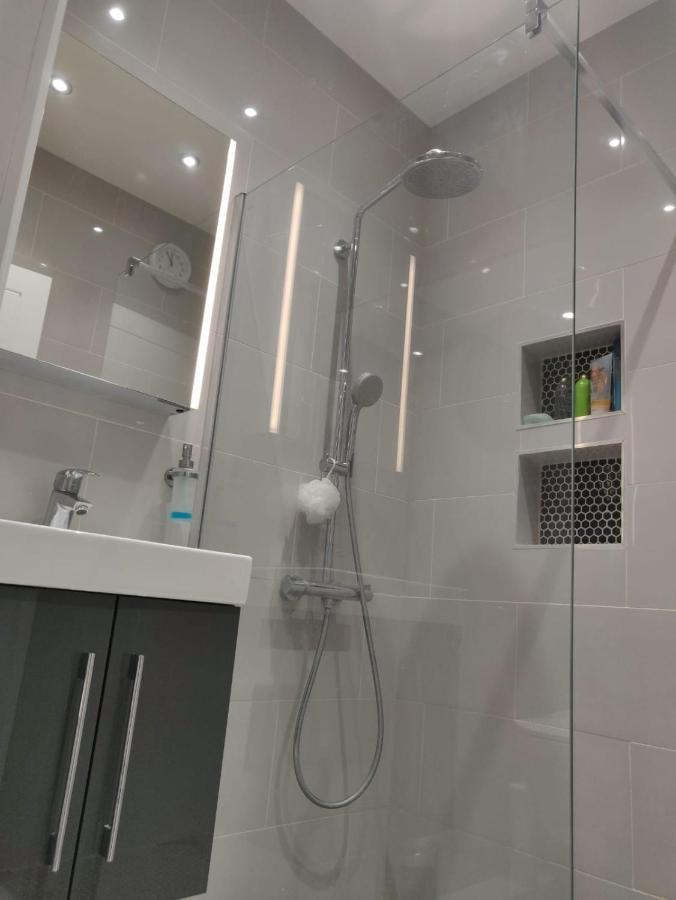 Stunning Double Room in Harrow London Eksteriør bilde