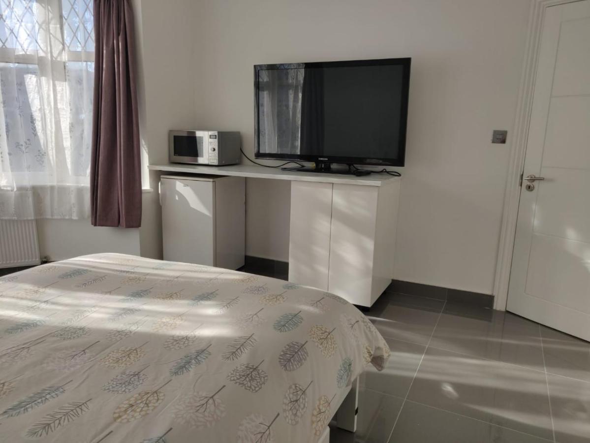 Stunning Double Room in Harrow London Eksteriør bilde